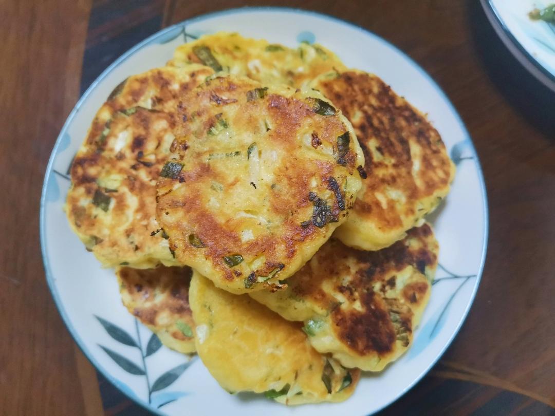 玉米面菜饼子