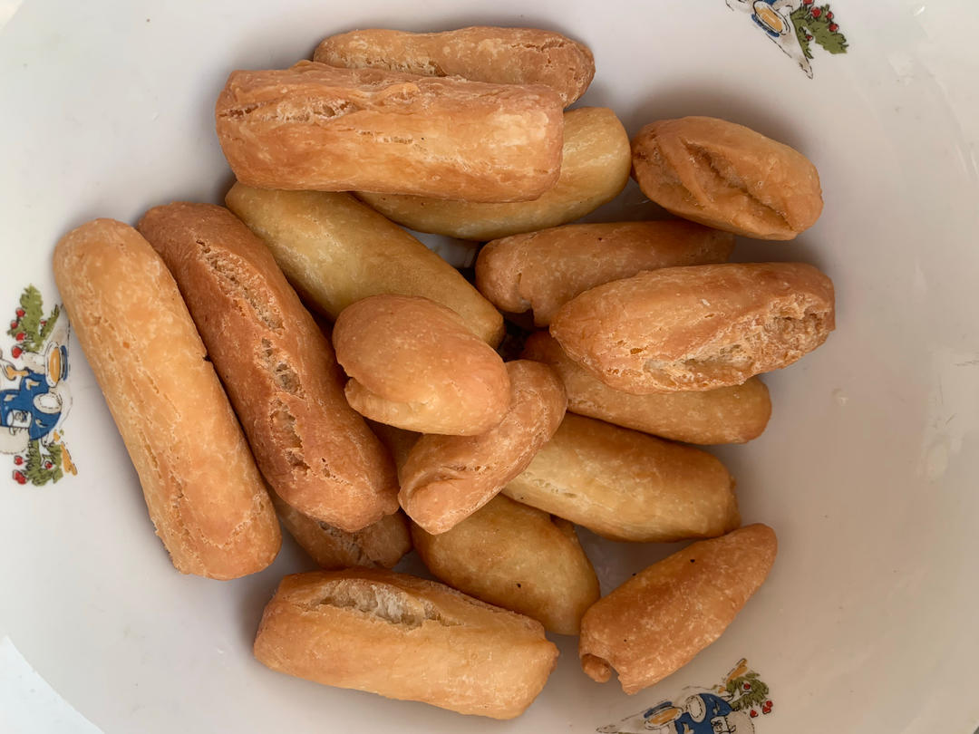 两块钱成本 轻松搞定小零食 方法简单 无需醒面发面 酥香可口 附细节视频详解