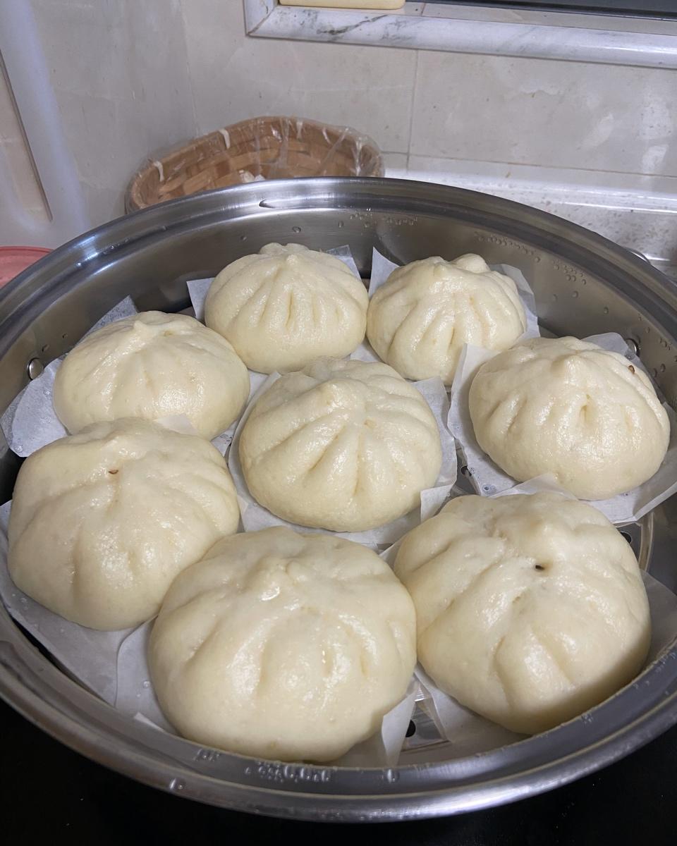 松软多汁的肉包子