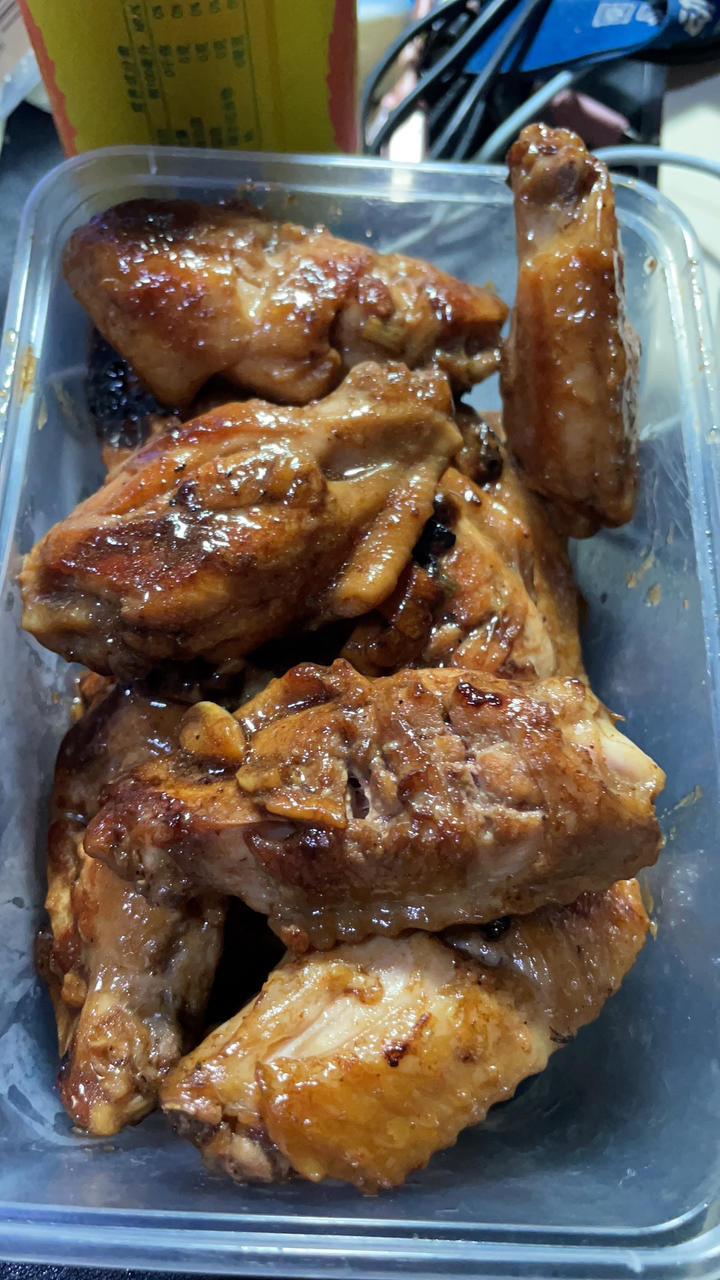 不要再可乐鸡翅了，求求你试试蒜香鸡翅吧，香味捅破天花板！