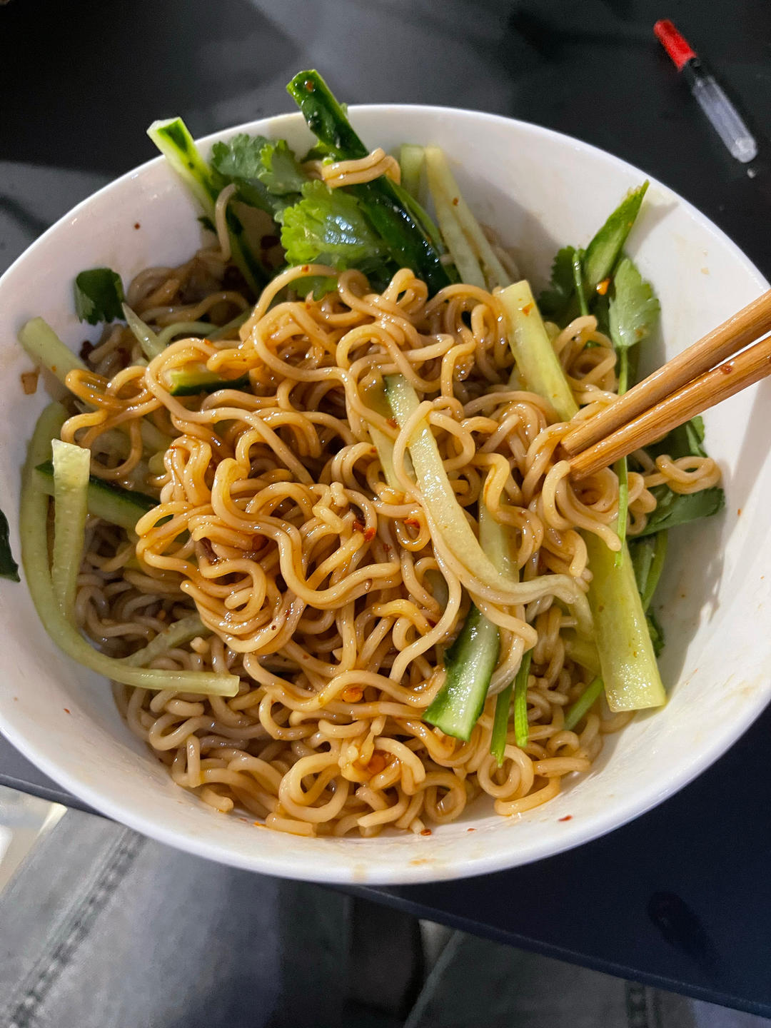 简单凉拌面只要五分钟，美食的快乐你值得～