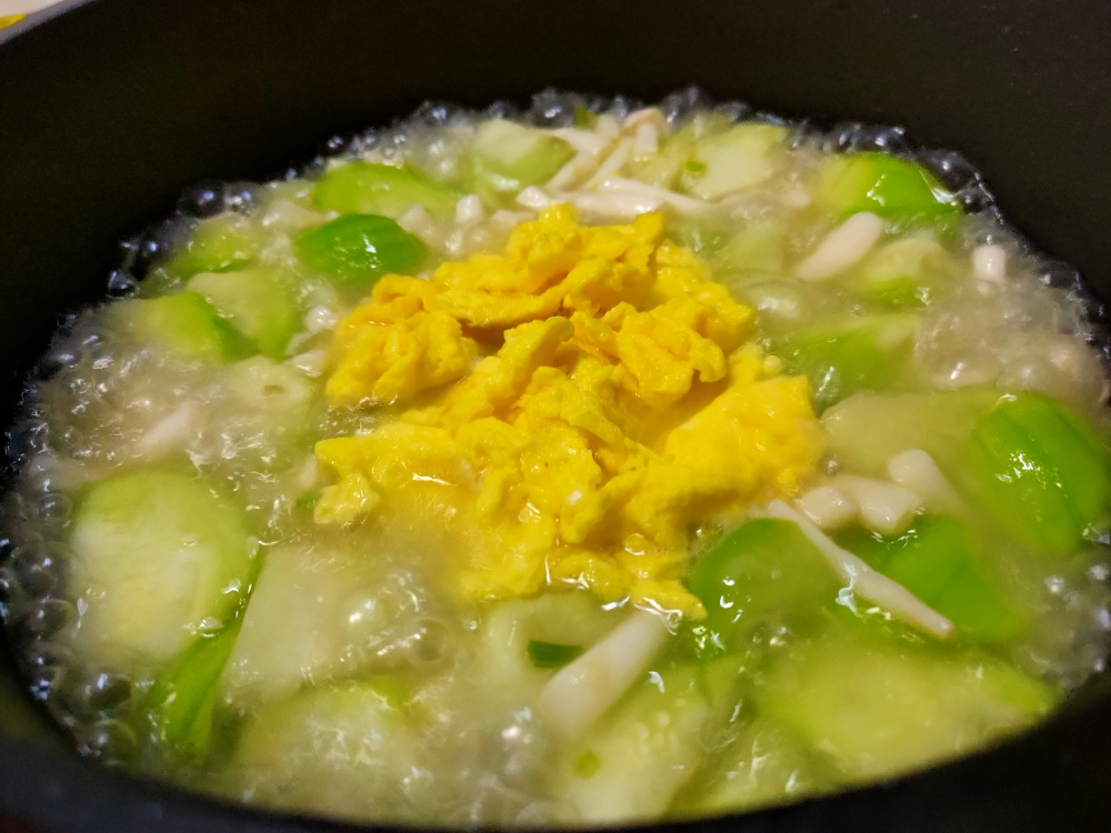 海鲜菇丝瓜鸡蛋汤丨低卡又营养的做法 步骤12