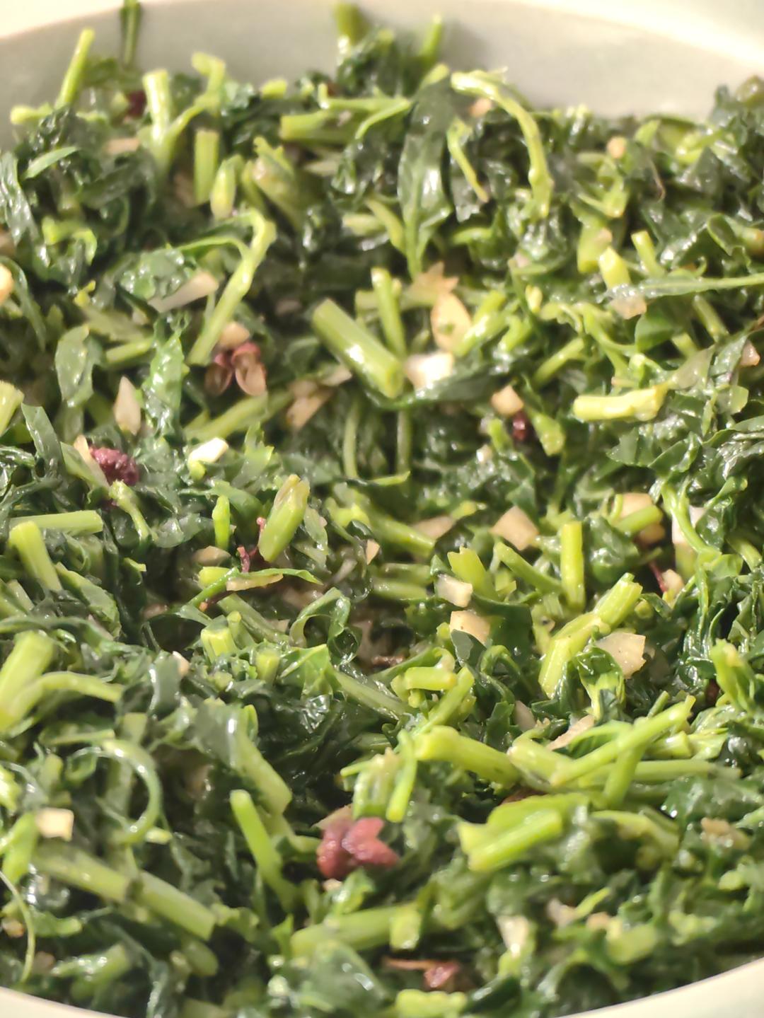 春天的味道-炝拌枸杞芽