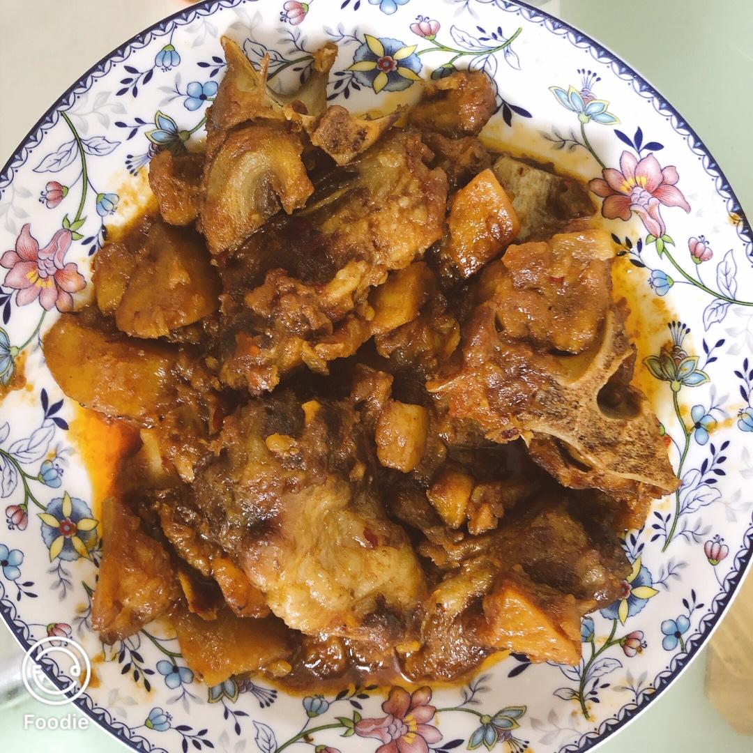 土豆烧排骨