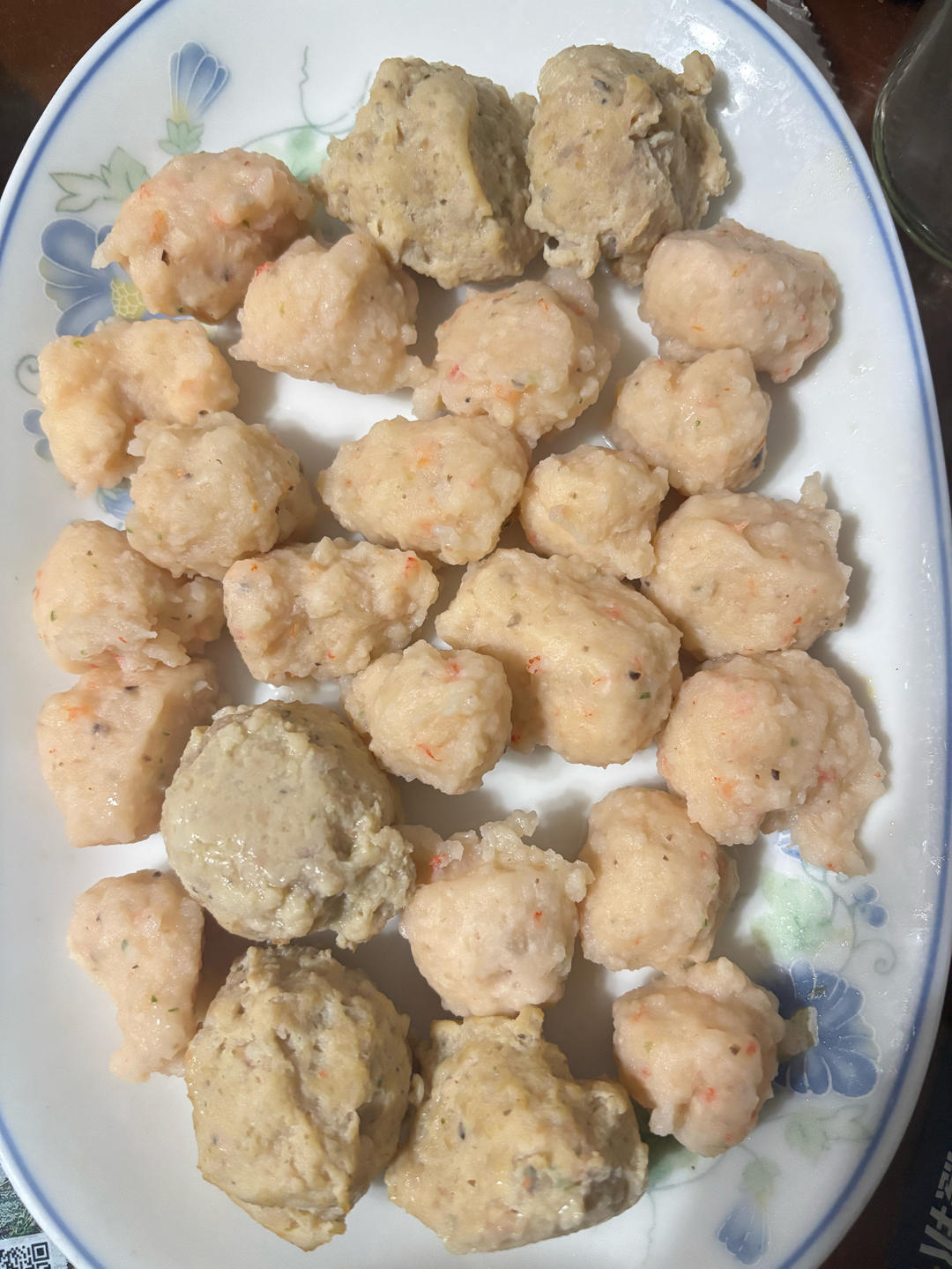 鸡肉、虾肉菌菇山药丸子