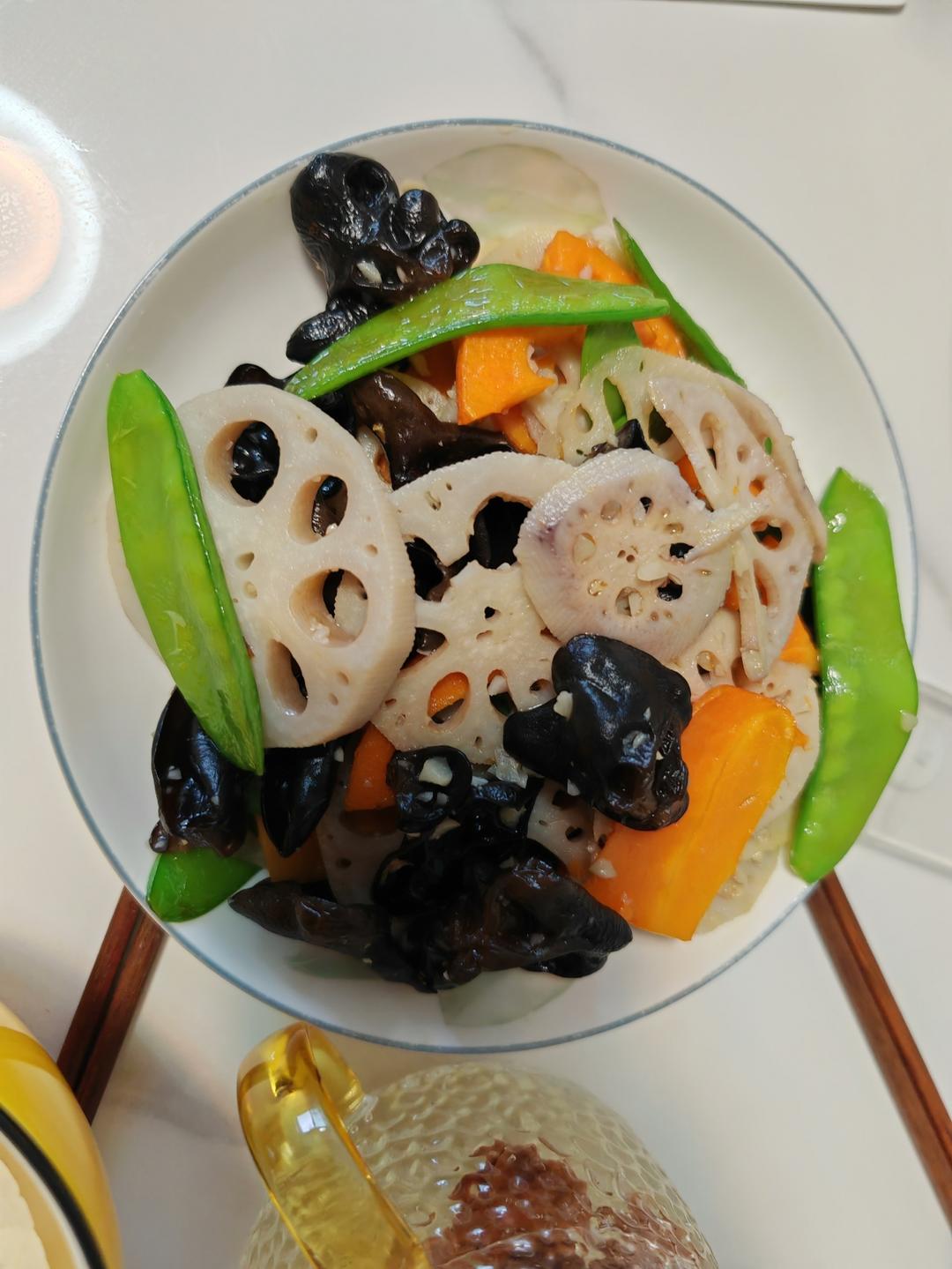 素菜也可以这么美—荷塘小炒