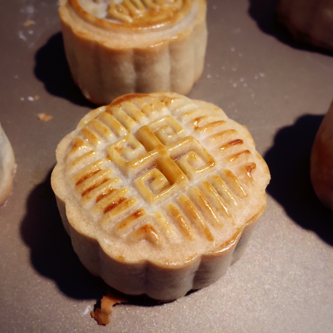 广式月饼——蛋黄莲蓉月饼