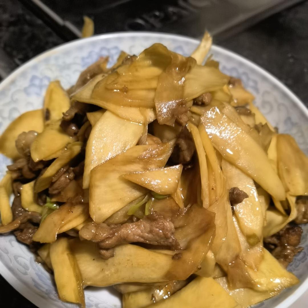 肉片炒茭白