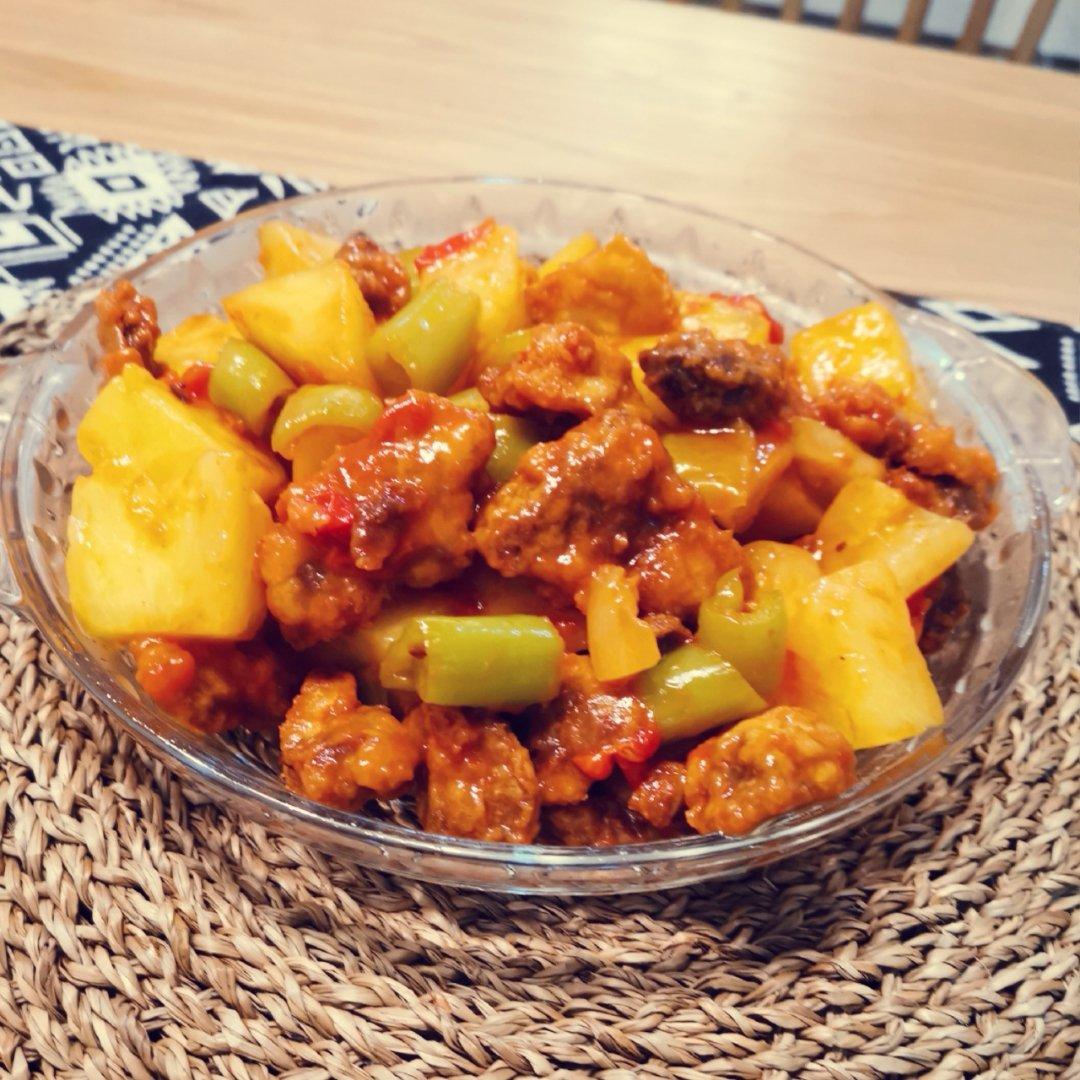 菠萝咕噜肉