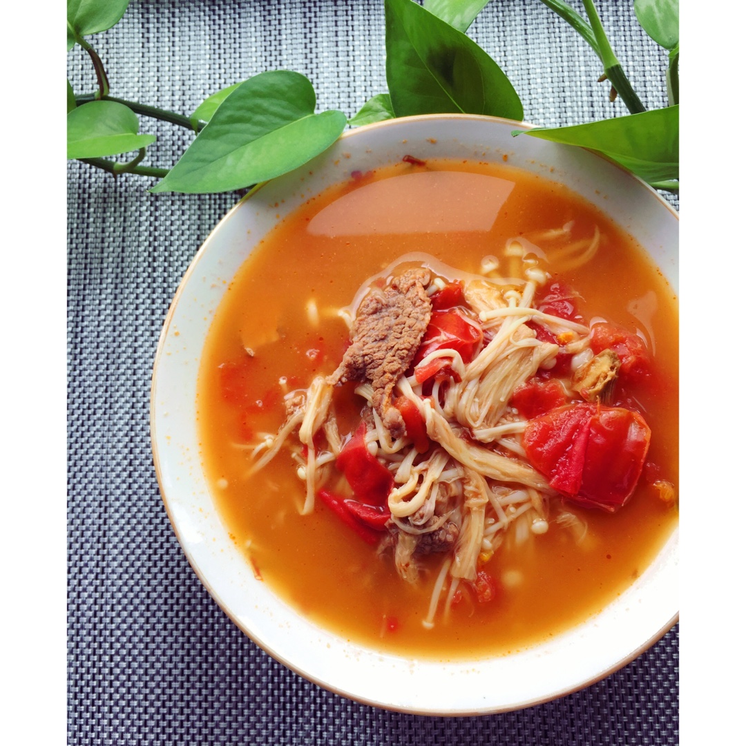 金针菇肥牛番茄锅