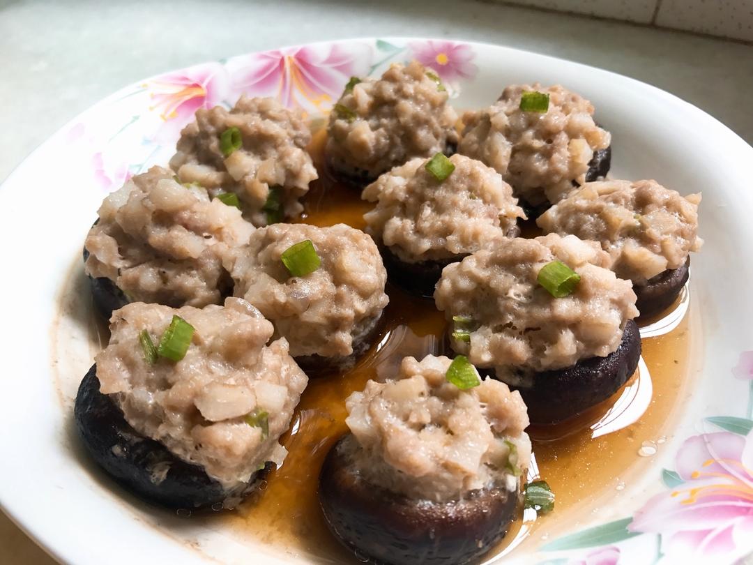 藕丁鲜肉酿香菇