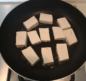 煎豆腐的做法 步骤3