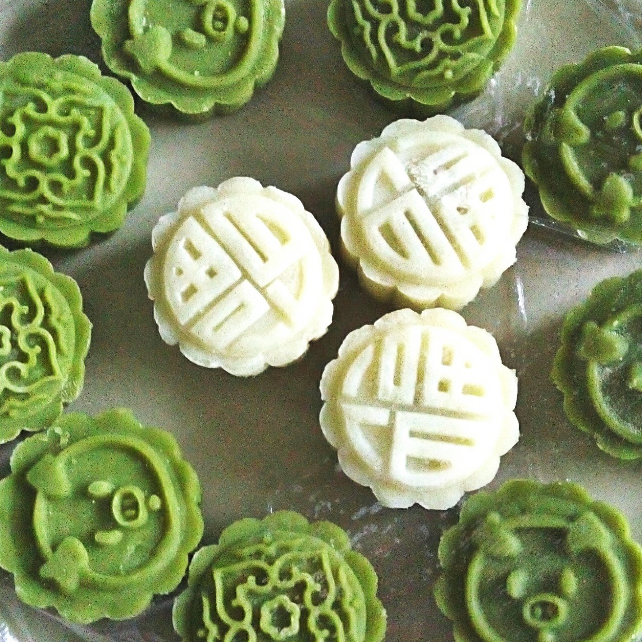 绝世好方！不开裂不粘手港式冰皮月饼（附奶黄馅做法）