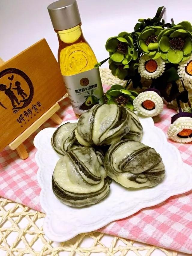 黑芝麻双色花卷