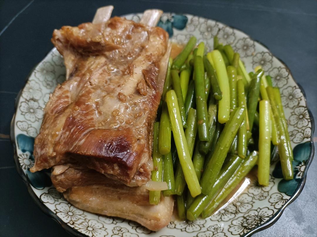 快手家常菜 蒜苔（蒜苗）炒肉