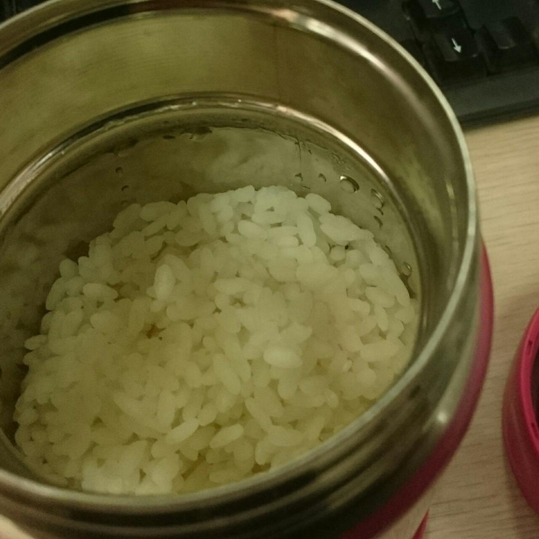 焖烧杯白米饭