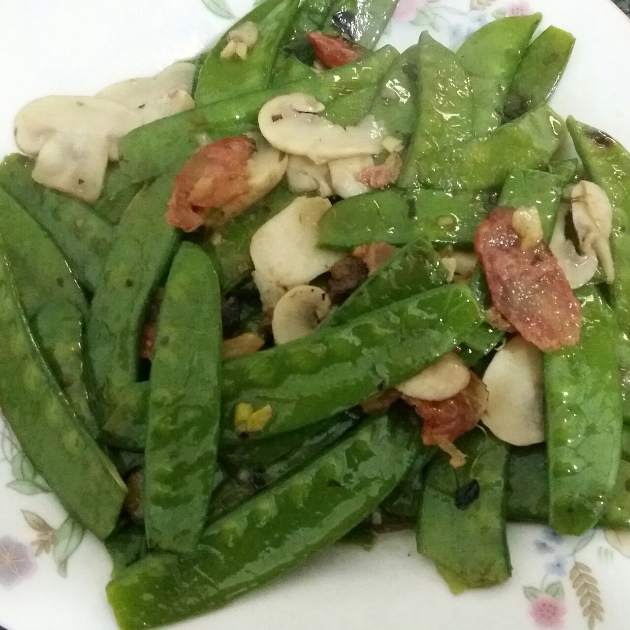 荷兰豆炒蘑菇