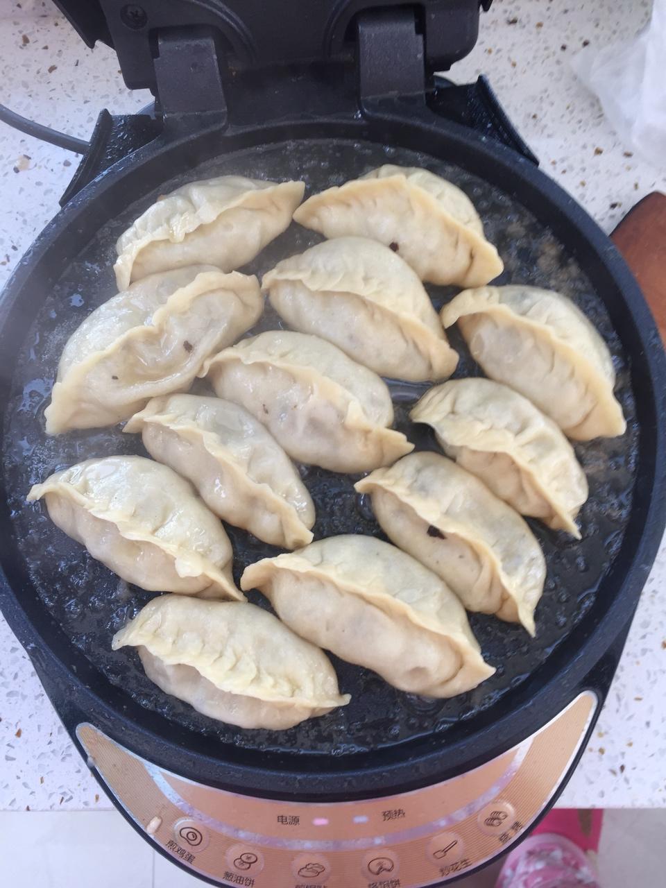 三鲜锅贴
