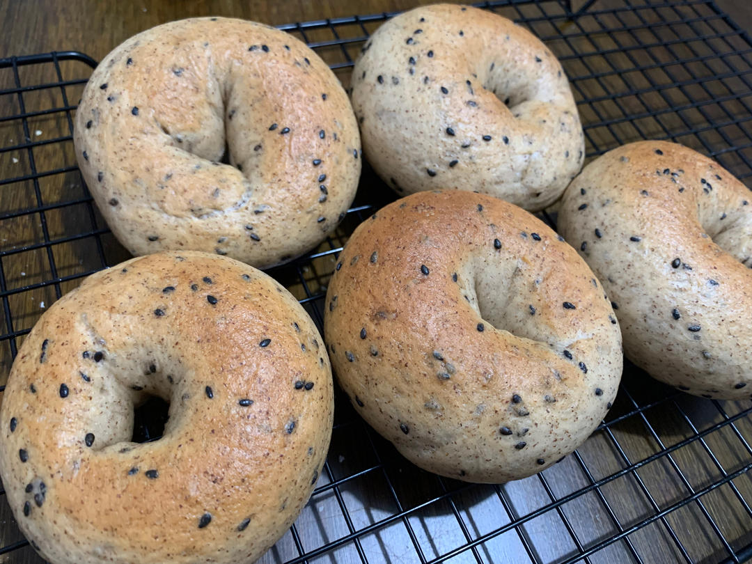 黑芝麻全麦贝果