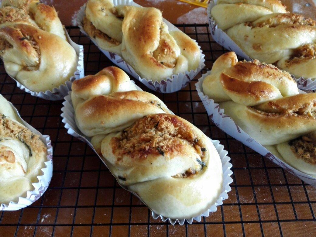 香葱肉松手撕吐司