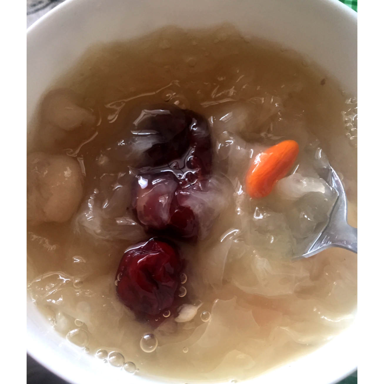 红枣银耳莲子羹