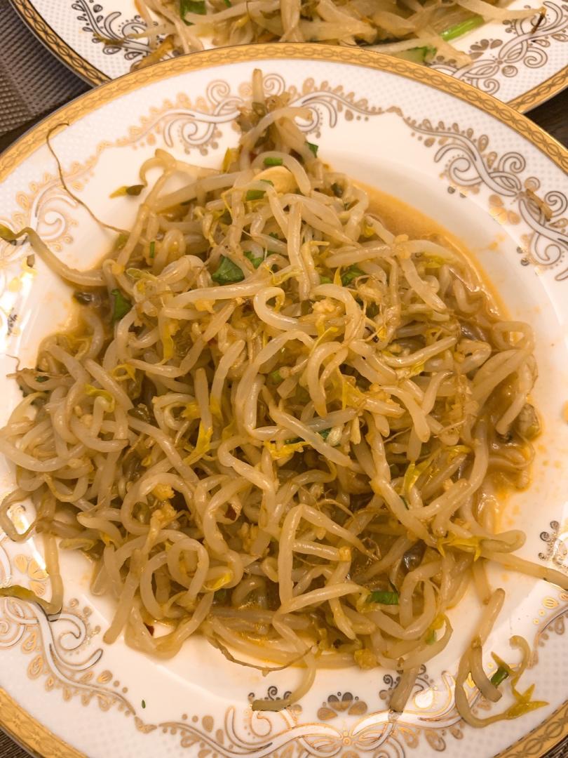 胖大嫂麻辣豆芽！