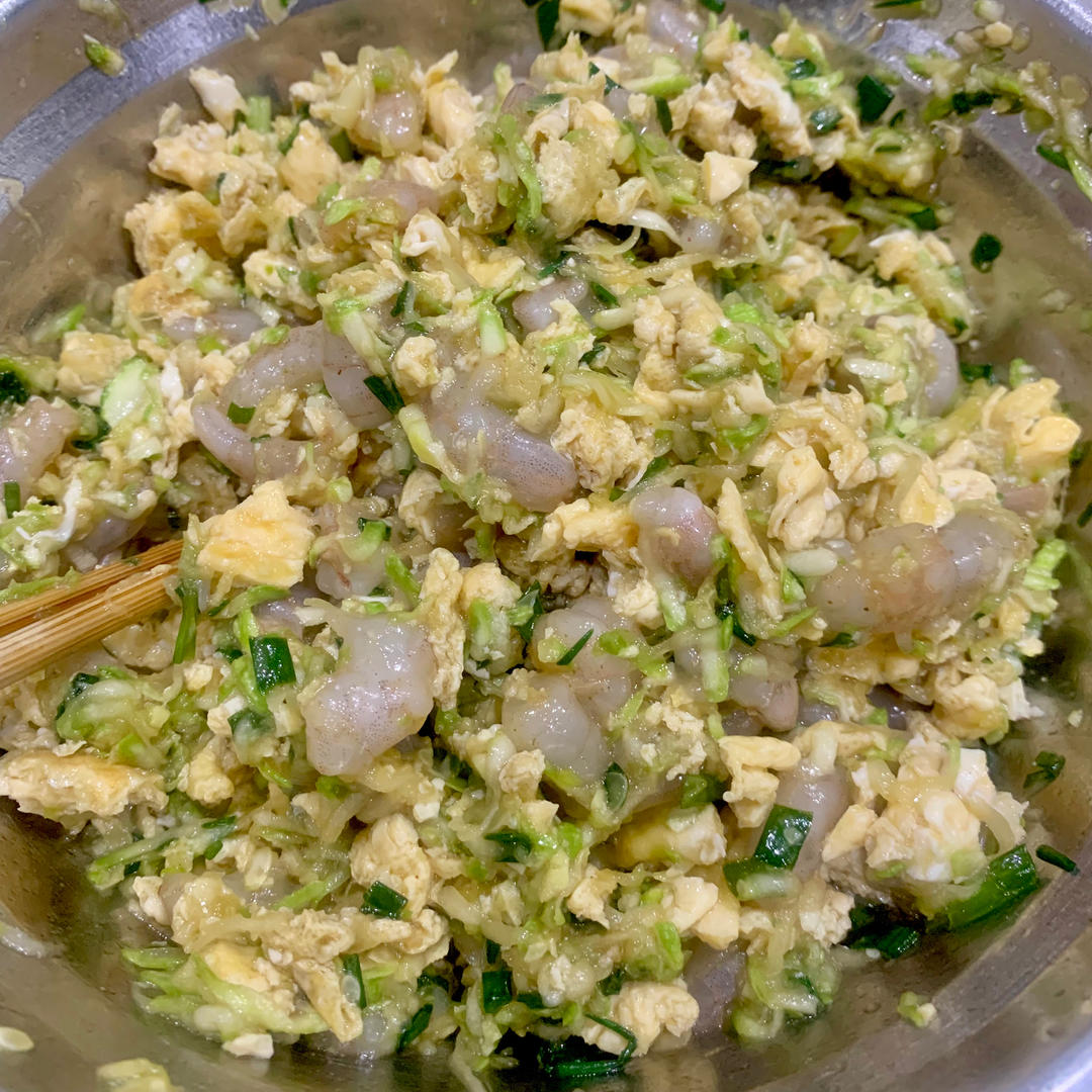西葫芦虾仁鸡蛋蒸饺