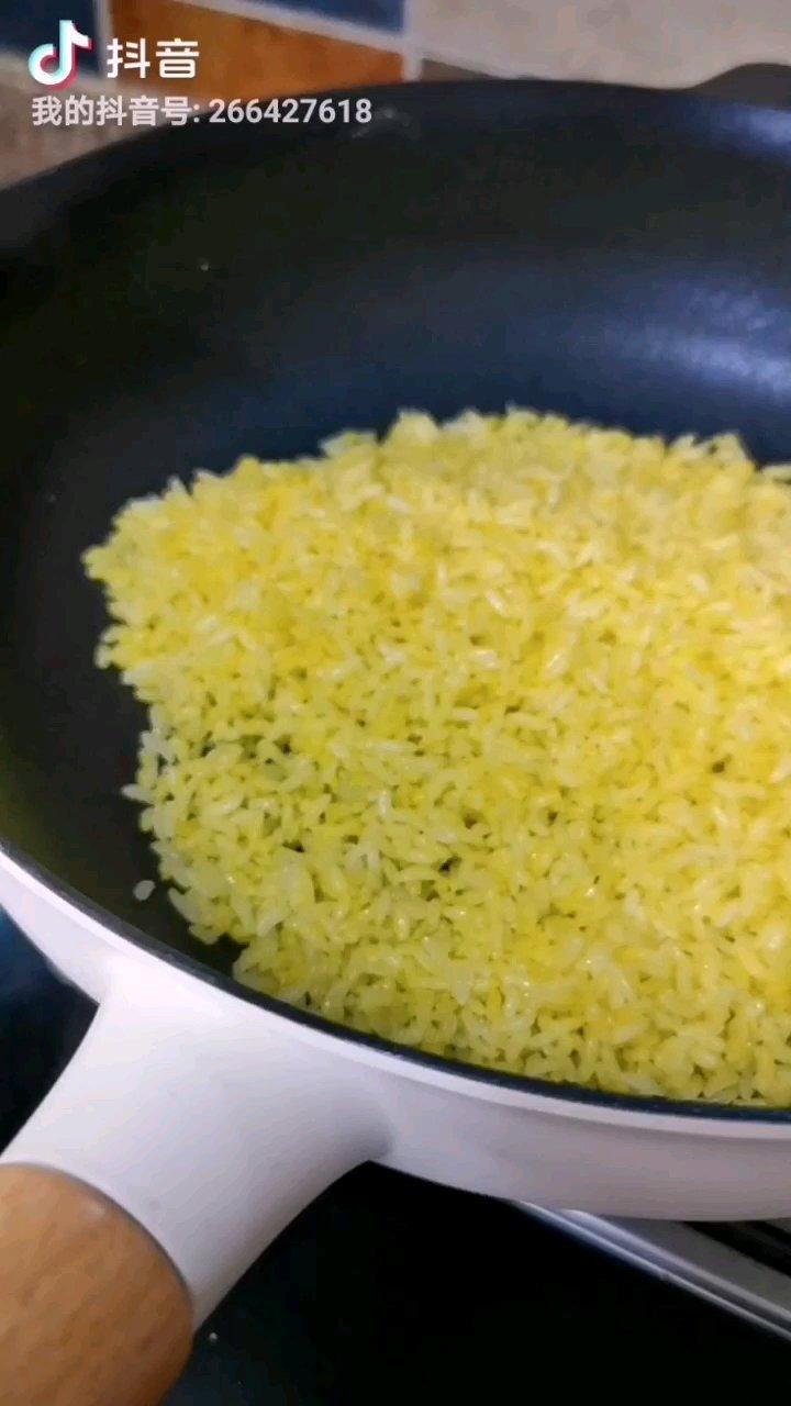 五常稻花香金包银炒饭！