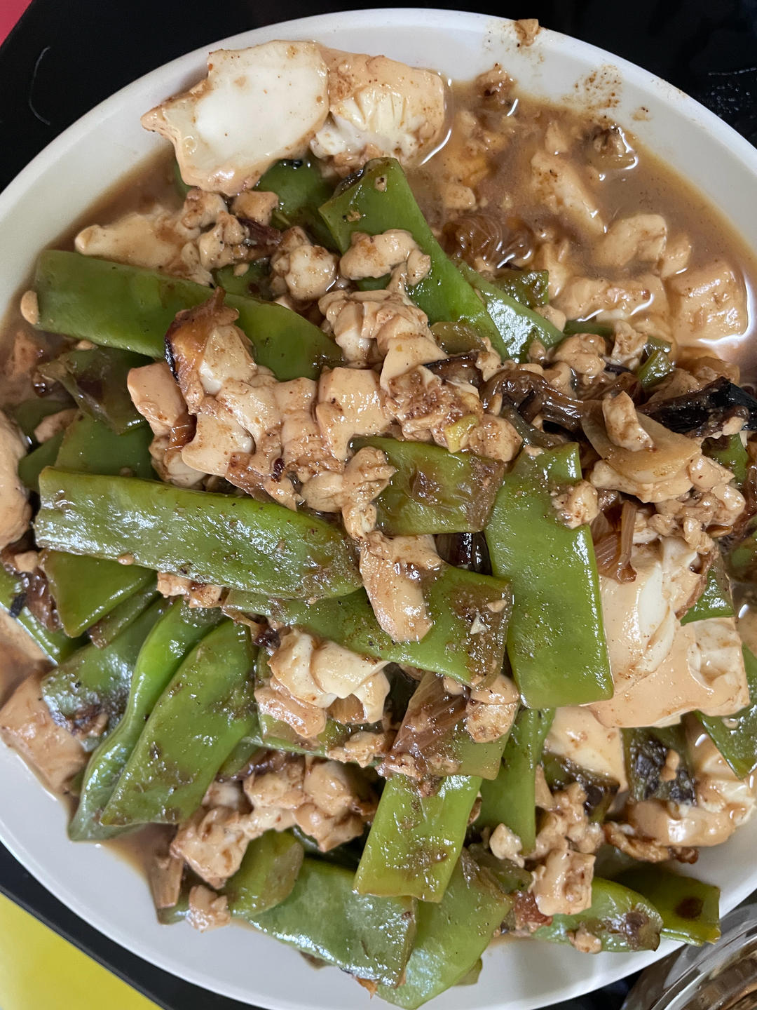无需放肉一样香疯了的油豆角炖豆腐