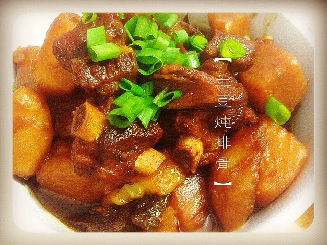 土豆炖排骨