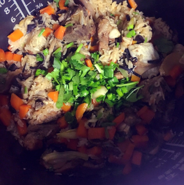 喷香排骨焖饭（爆好吃）