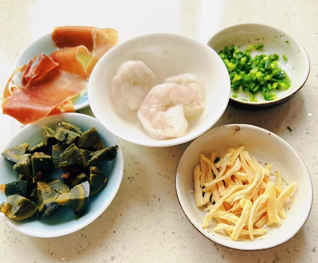 十五分钟快手之香滑皮蛋瘦肉粥(附五分钟电饭煲电压力锅更快捷方法)