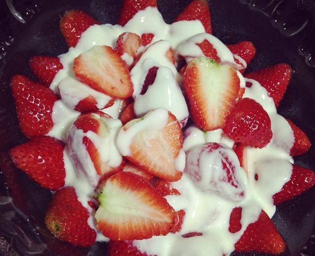 草莓酸奶的做法