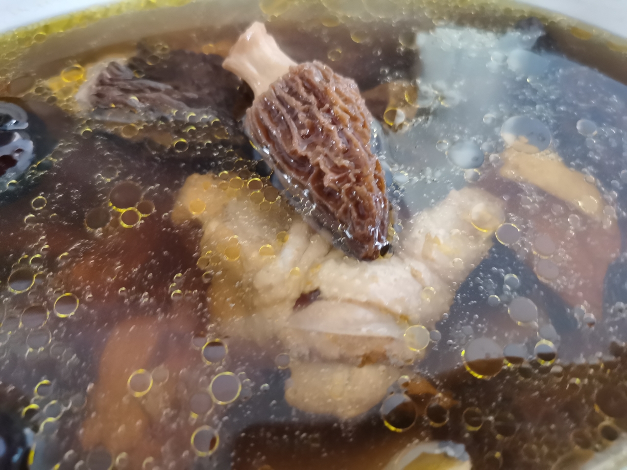 羊肚菌鸡汤的做法