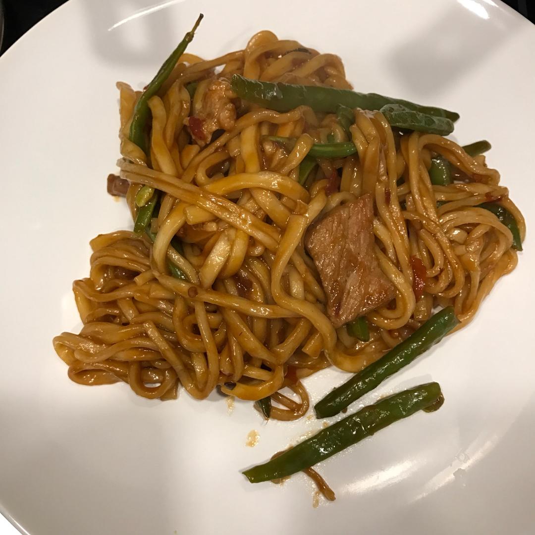 最适合夏天的一锅出--酱香豆角焖面