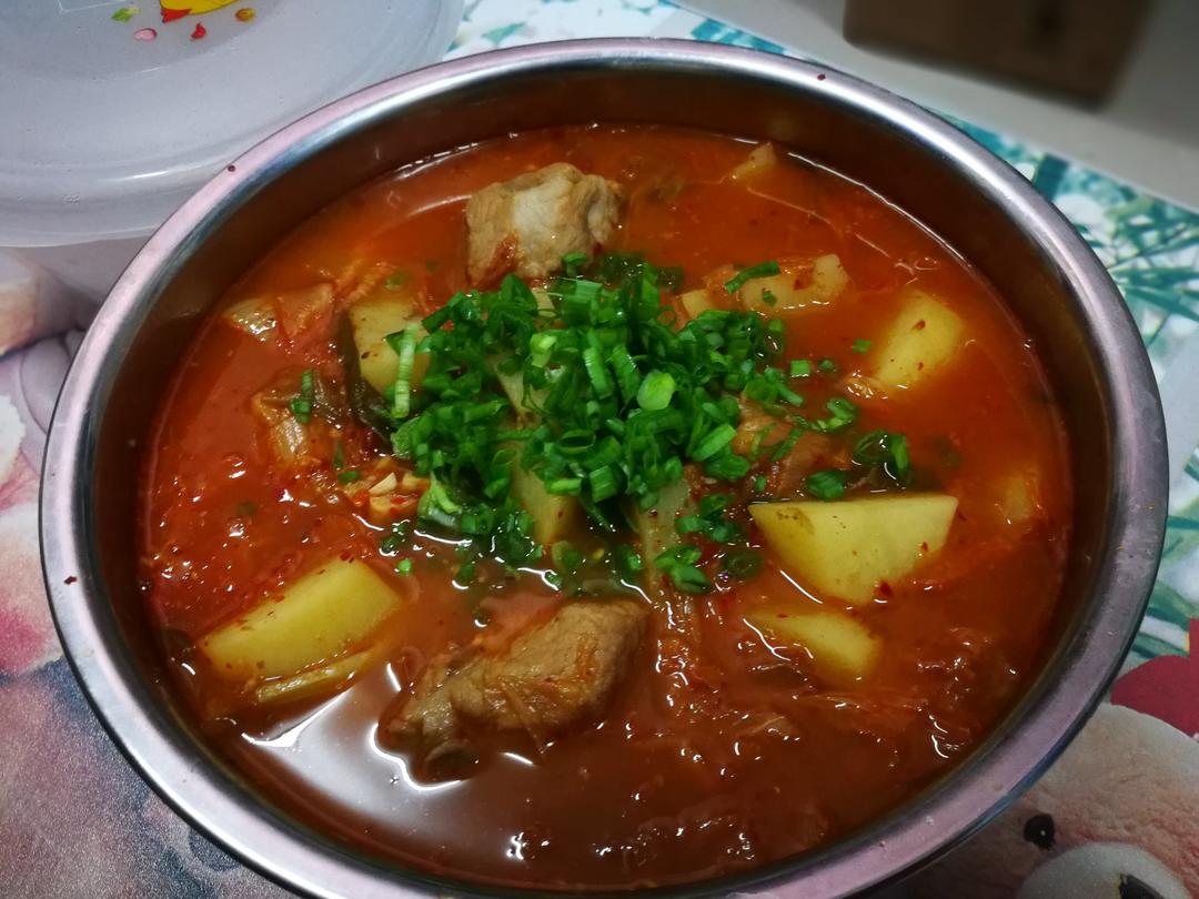 辣白菜炖排骨/泡菜排骨