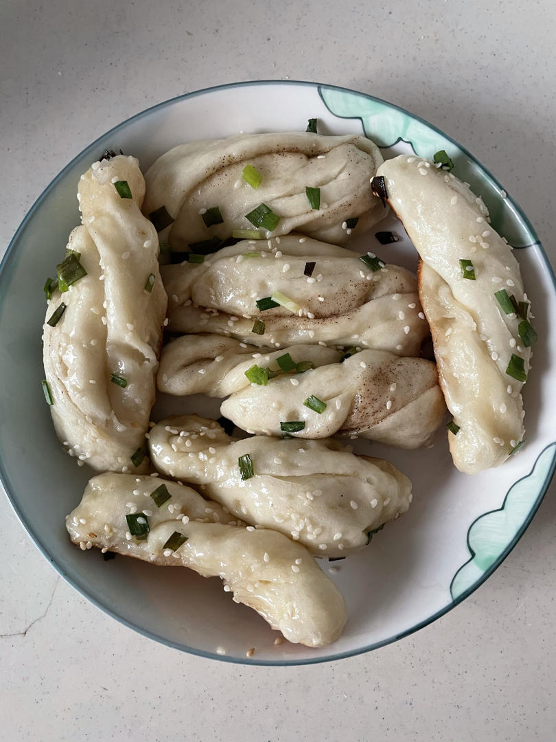简单快手早餐美食~生煎小花卷