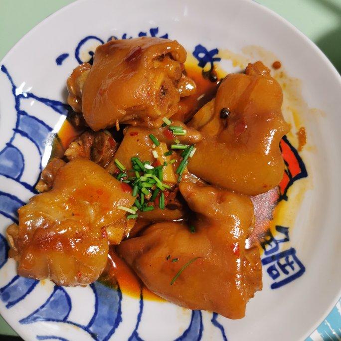 美味的家常菜：红烧猪蹄