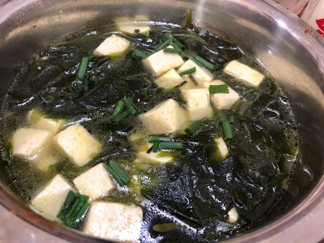 秋水灵子做的排油减脂海带豆腐汤