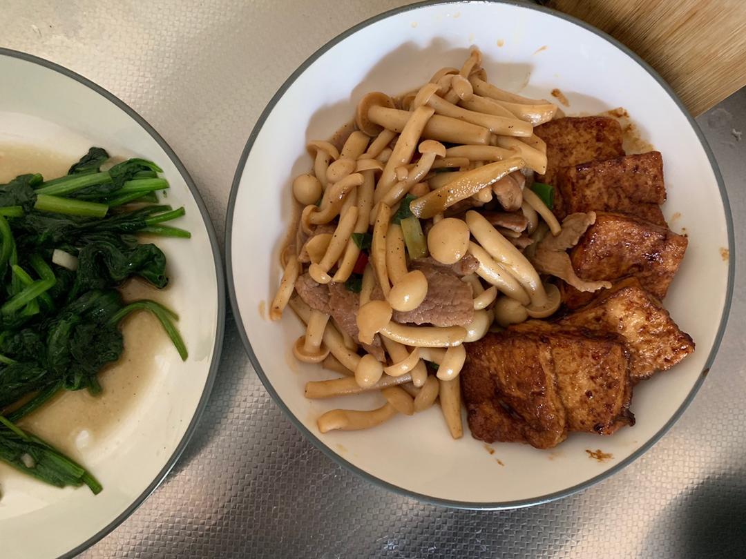 白玉菇炒肉片
