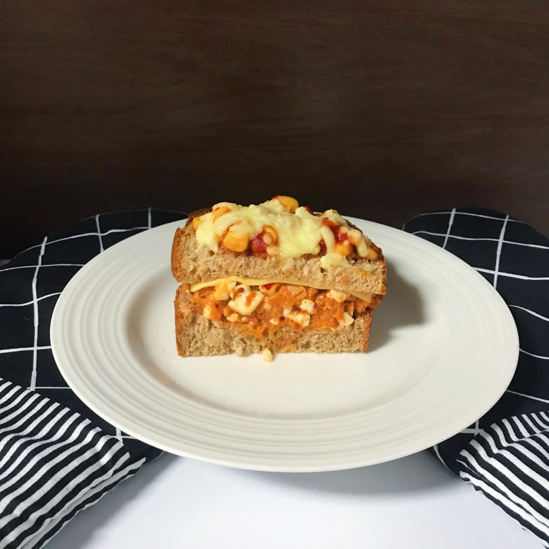 辣白菜金枪鱼玉米头爆浆三明治【健康一手握】——冷热版