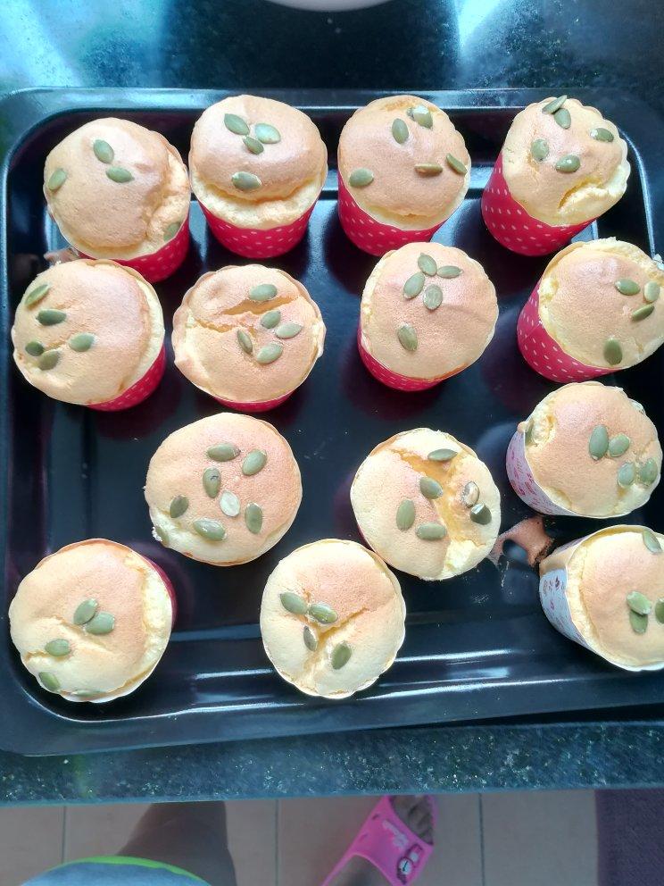 软绵绵的纸杯蛋糕