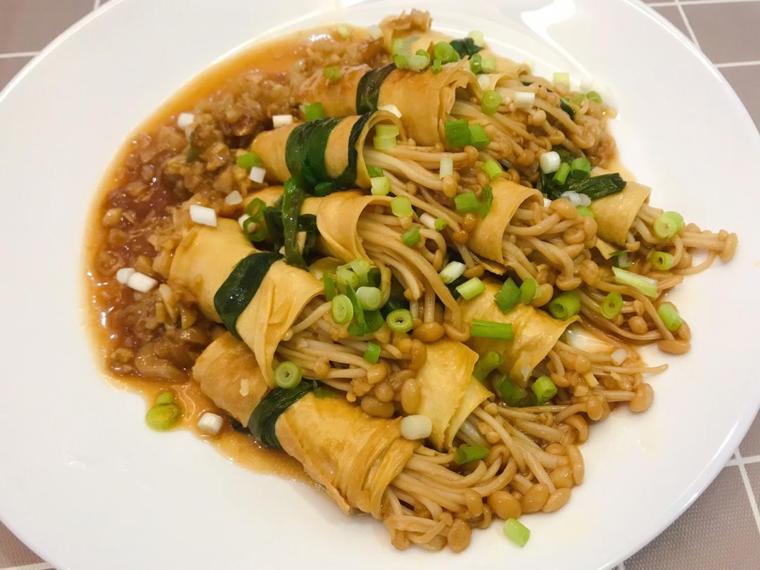 豆皮卷金针菇