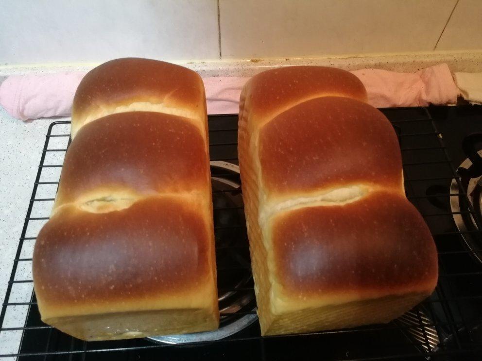 吐司方包，女儿说和来自台湾的爸爸糖一样好看好吃。零失败（是指我个人制作没有失败过）。