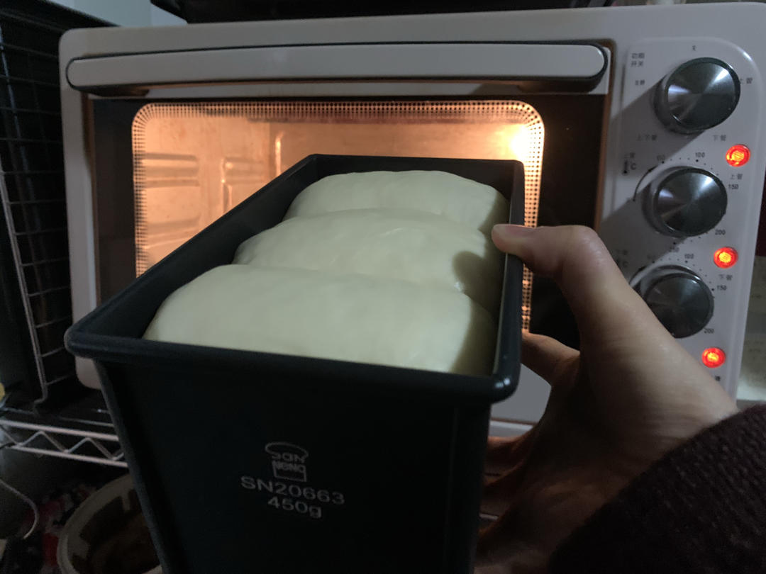 奶香纯粹的重料淡奶油吐司