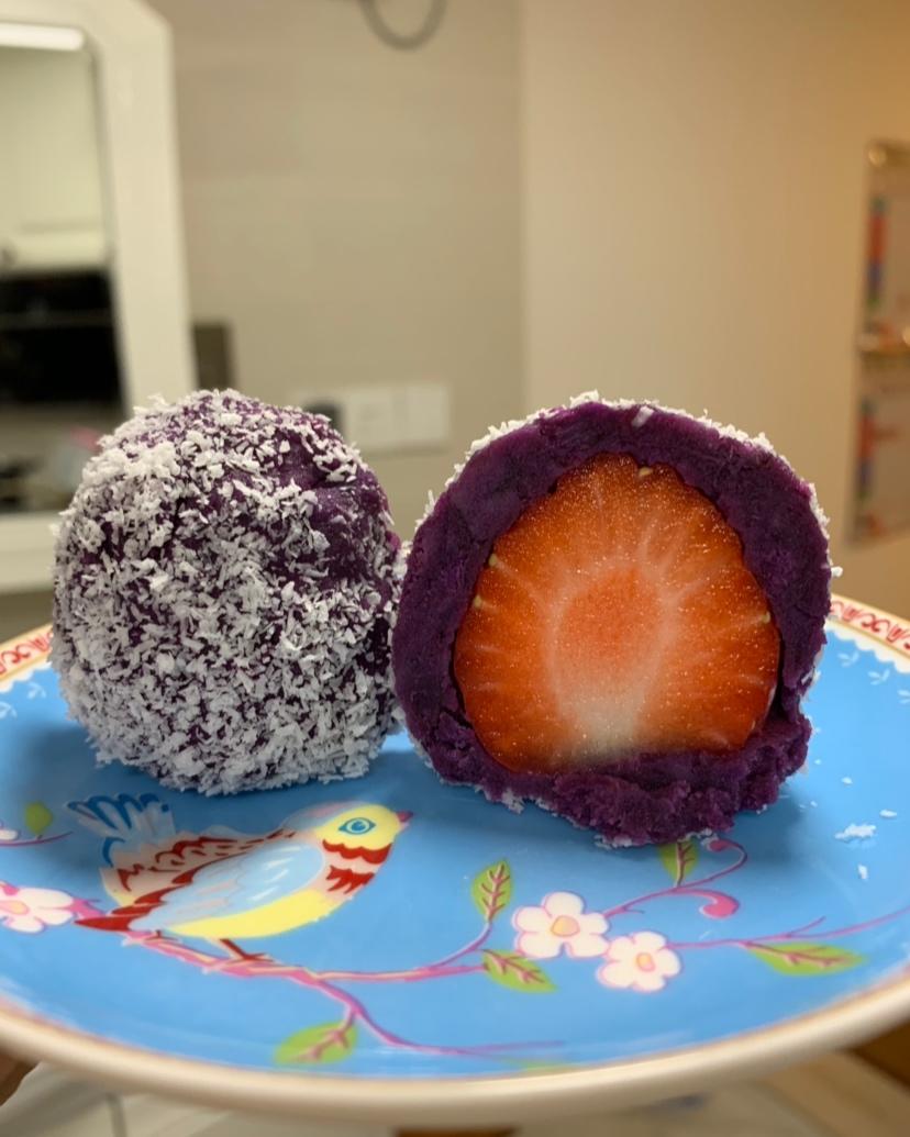 椰蓉紫薯草莓大福
