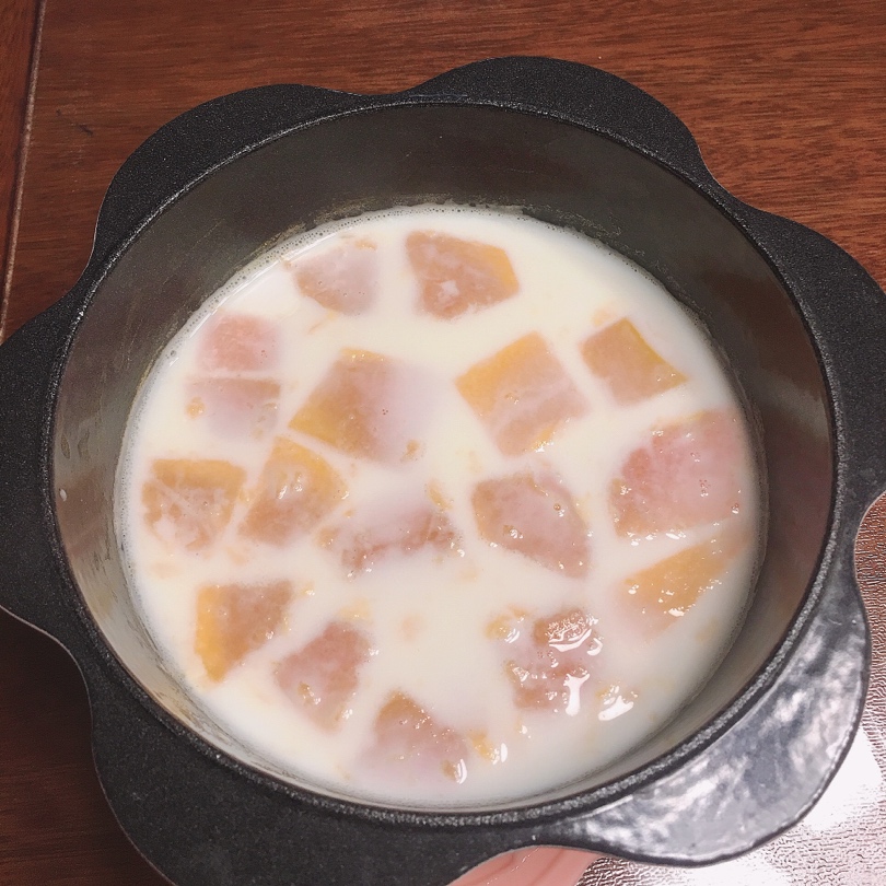 木瓜炖牛奶(养颜还可以下奶)