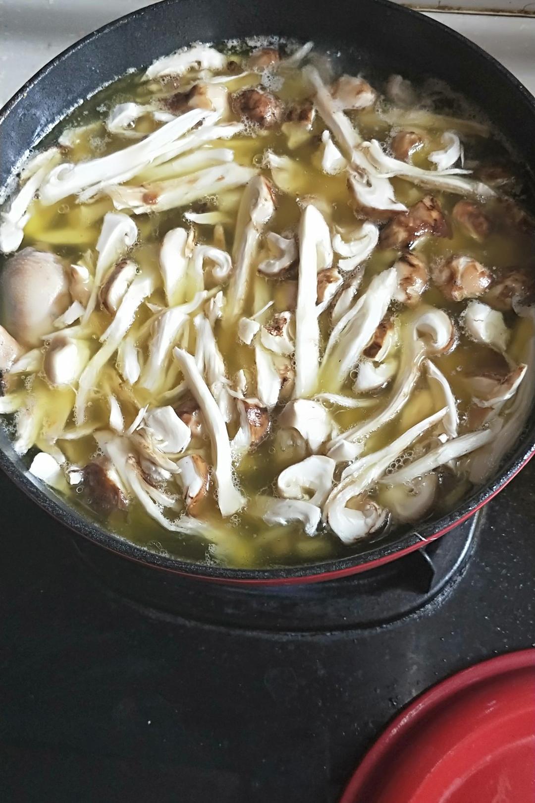 松茸土鸡汤