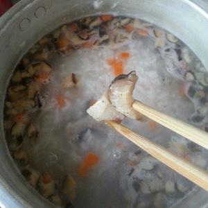 香菇鳕鱼粥的做法 步骤7