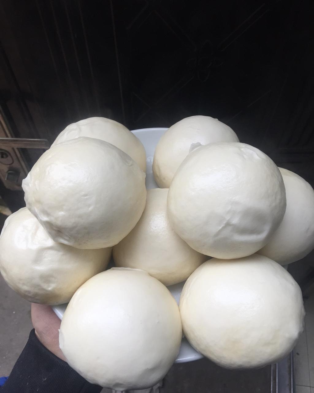 蘑菇蘑菇和蘑菇做的老面戗面白馒头